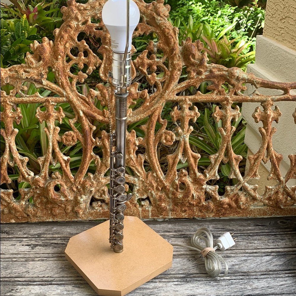 Vintage Bundy Made By Selmer Flute Unique Silver Lamp